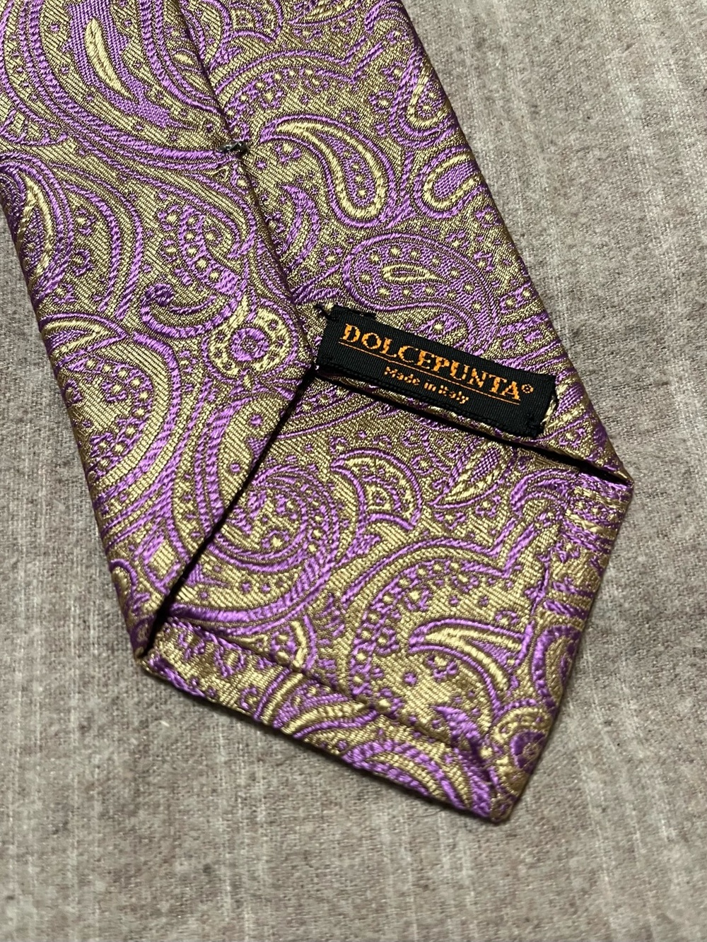 Vintage Dolcepunta Italian Designer Silk  Purple and Gold Paisley Men's Tie
